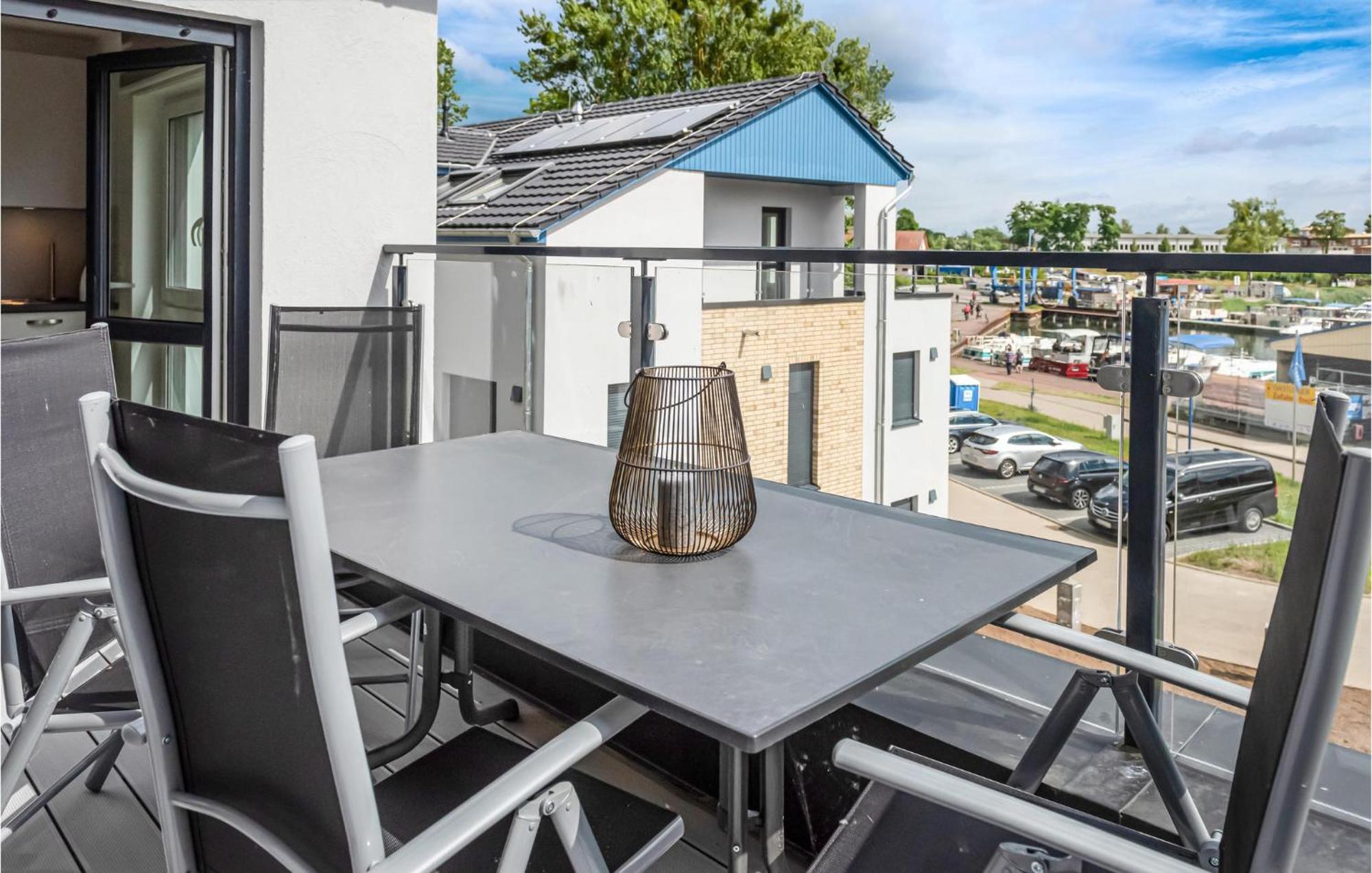 Amazing Apartment In Rechlin With Kitchen Exterior foto